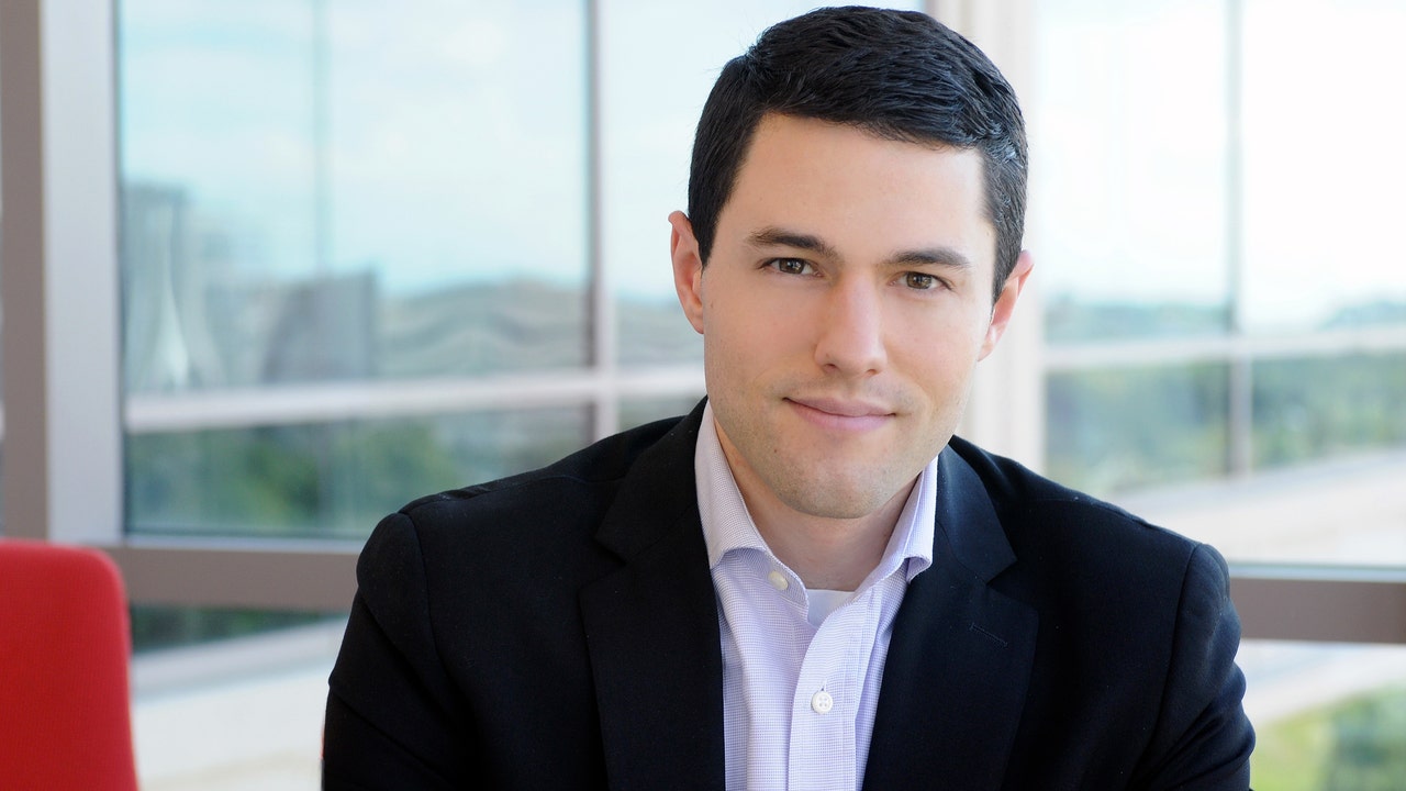 Kings hire Alex Faust as club's new television play-by-play announcer